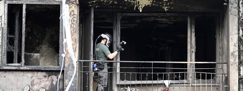 Bei der Explosion und dem Brand in Düsseldorf sind drei Menschen ums Leben gekommen. Offenbar wurde Benzin als Brandbeschleuniger benutzt. - Foto: Roberto Pfeil/dpa