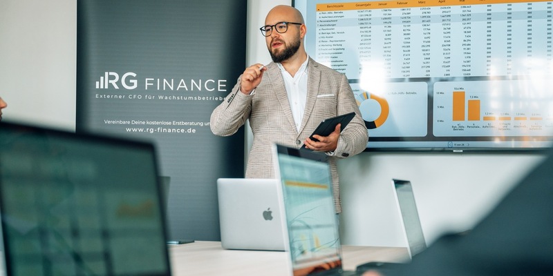 Die Lösung aller Liquiditätsprobleme? Externer CFO klärt auf, was es mit dem Factoring auf sich hat - und wer wirklich davon profitiert - Foto: presseportal.de