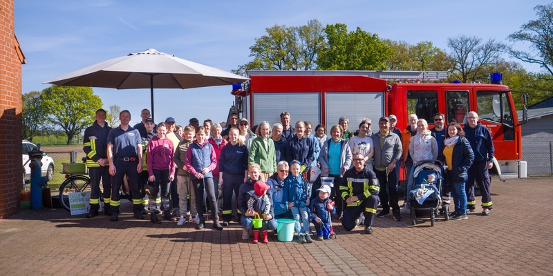 FW Celle: Großreinemachen mit der Ortsfeuerwehr Bostel - Foto: presseportal.de