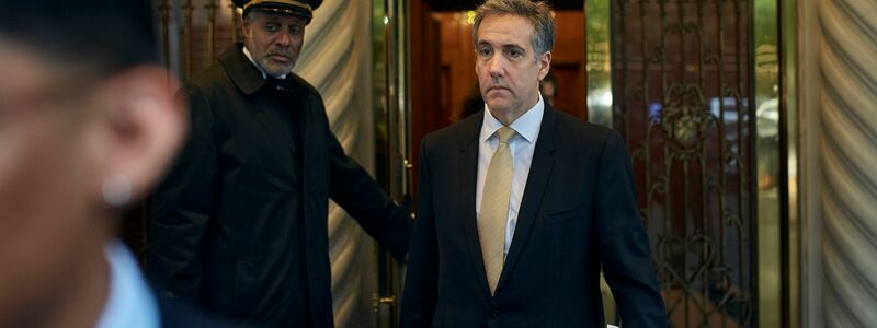 Michael Cohen (r) gilt wegen vieler öffentlicher Lügen in der Vergangenheit als problematischer Kronzeuge. - Foto: Andres Kudacki/AP/dpa