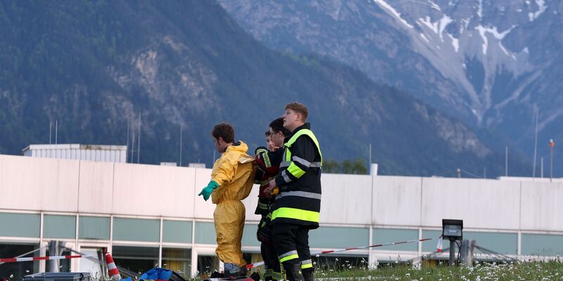 Allein in Murnau waren nach Feuerwehrangaben 66 Kräfte im Einsatz. - Foto: Karl-Josef Hildenbrand/dpa