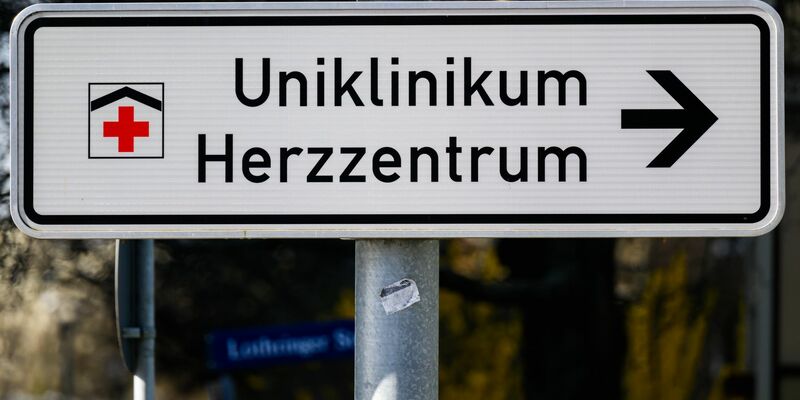 Der Klinikatlas soll Fallzahlen zu Behandlungen an Hunderten Kliniken bereitstellen. - Foto: Robert Michael/dpa