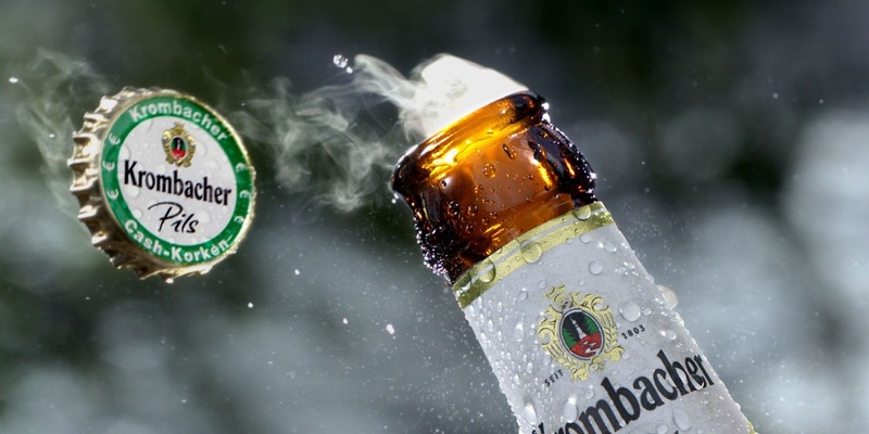 Erste Gewinnerin der Krombacher Cash-Korken-Aktion: Bochumerin freut sich über 10.000EUR - Foto: presseportal.de