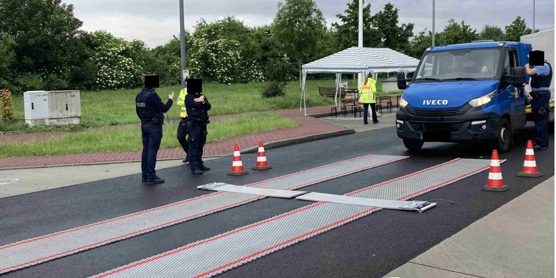 POL-OF: Kontrollwoche Truck & Bus: Einige Verstöße bei gezielten Überprüfungen - Autobahn 45 / Parkplatz Pfingstweide - Foto: presseportal.de