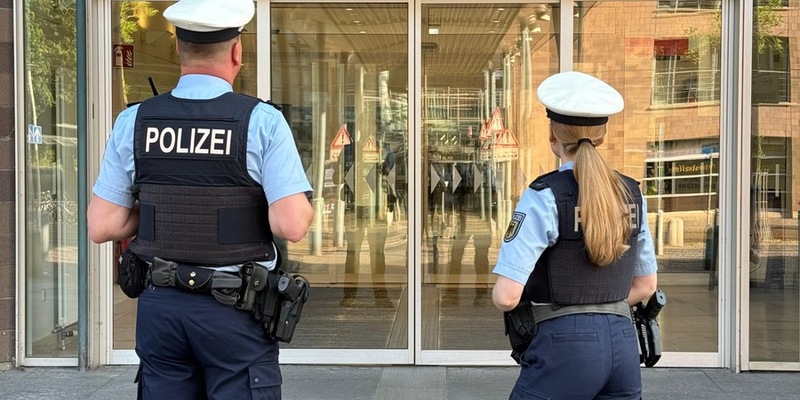 BPOL-HB: Pfingstferien: Die Bundespolizei am Flughafen Bremen gibt Tipps, wie Sie gut vorbereitet in den Urlaub fliegen - Foto: presseportal.de