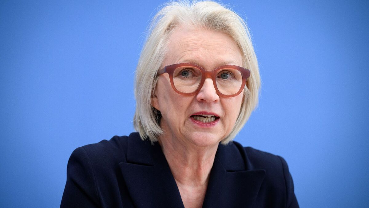 Die Chefin der «Wirtschaftsweisen», Monika Schnitzer, fordert die Politik zu einer Rentenreform auf. - Foto: Bernd von Jutrczenka/dpa