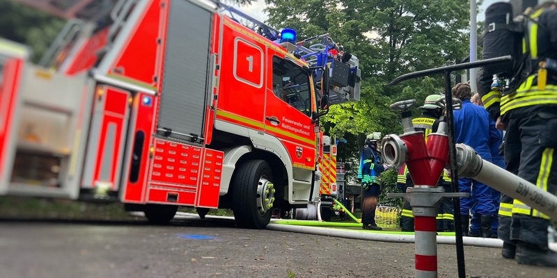 FW-BN: Wohnungsbrand in Bonn - 13 Verletzte nach Feuer in Mehrfamilienhaus - Foto: presseportal.de