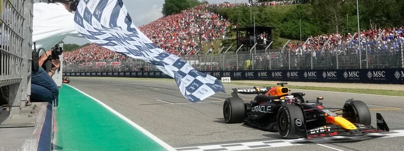 Red-Bull-Pilot Max Verstappen gewinnt auch den Großen Preis von Imola. - Foto: Luca Bruno/Pool AP/AP