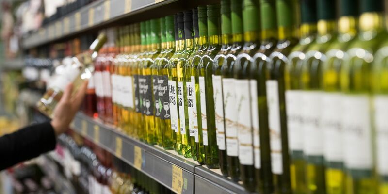 Deutsche Weinerzeuger sind nach Einschätzung des Deutschen Weininstituts bislang Gewinner des Klimawandels. - Foto: Bernd Thissen/dpa