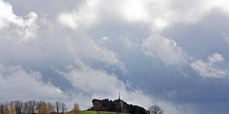 Im Norden Deutschlands wird es frostig. Es kann laut DWD auch vereinzelt zu Glatteis kommen. (Archivfoto)  - Foto: Matthias Bein/dpa