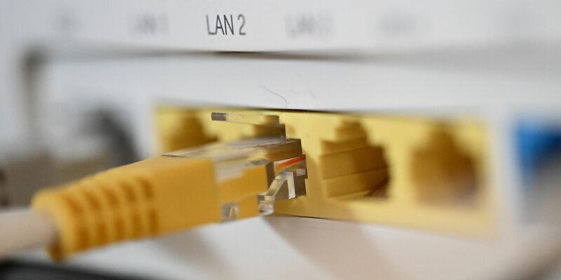 Die eigentliche technische Ursache der Störungen lag im Netz der Telekom (Symbolbild). - Foto: Bernd Weißbrod/dpa