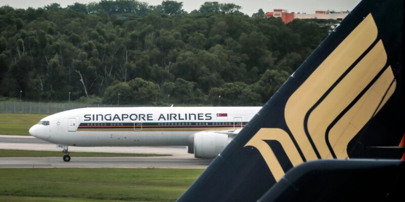 Eine Boeing 777 von Singapore Airlines auf dem Flughafen von Singapur (Archivbild). - Foto: Wallace Woon/dpa