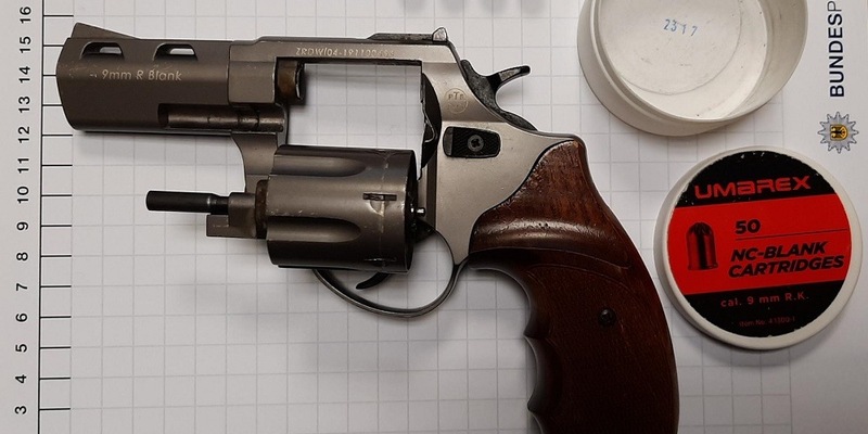 BPOL NRW: Nach Drohung gegen Bahnmitarbeiter - Bundespolizei stellt Schreckschussrevolver sicher - Foto: presseportal.de