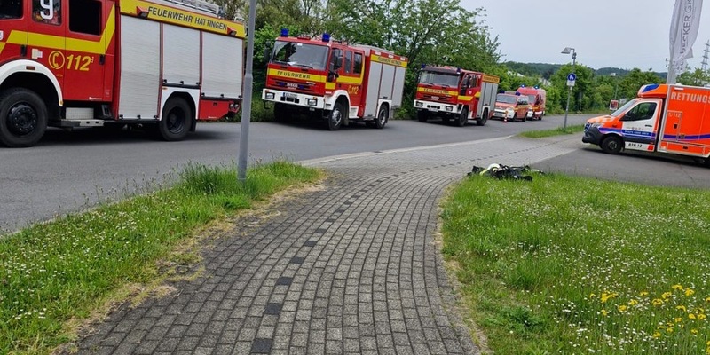 FW-EN: Gefahrguteinsatz und Brand an einer Photovoltaikanlage - Hattinger Feuerwehr zweimal mit Großaufgebot im Paralleleinsatz - Foto: presseportal.de