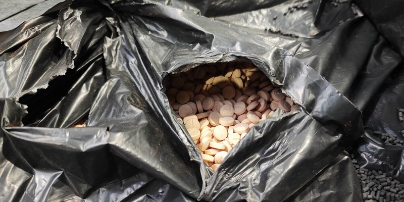 ZOLL-E: Zollfahndungsamt Essen - Ergebnisse für 2023 - über 4 Tonnen Drogen sichergestellt - Tabaksteuerkriminalität gestiegen - Steuerschaden über 23 Mio. Euro - Foto: presseportal.de