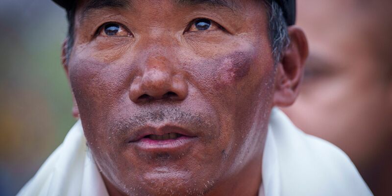 Seit 1994 hat Kami Rita Sherpa fast jedes Jahr den Mount Everest bestiegen - inzwischen 30 Mal. - Foto: Niranjan Shrestha/AP/dpa