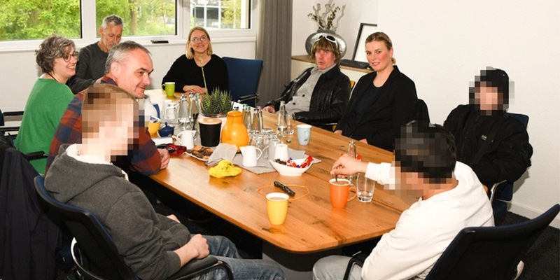 POL-ST: Kreis Steinfurt, Teilnehmer der Initiative Kurve kriegen nehmen an Laufprojekt teil - Prominente Unterstützung von Mickie Krause - Foto: presseportal.de