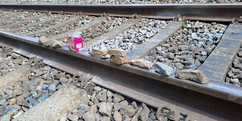 BPOL-HB: Kinder legen wiederholt Gegenstände bei Ritterhude auf die Gleise - Bundespolizei stellt zwei Verdächtige - Foto: presseportal.de