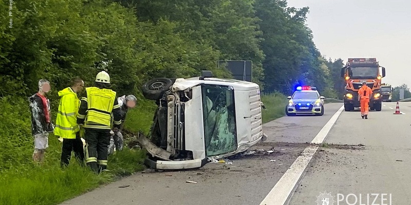 POL-PPWP: Unfall, weil Mitfahrer ins Lenkrad griff - Foto: presseportal.de