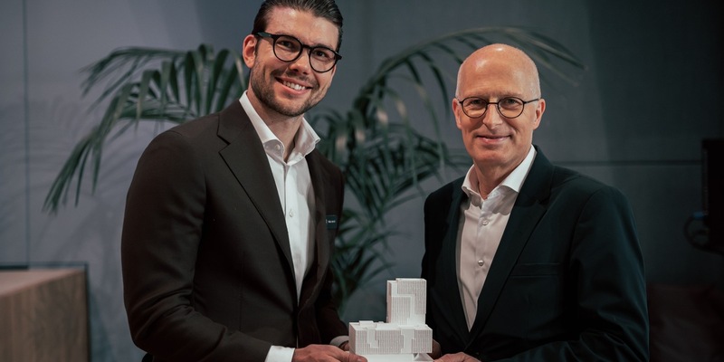 Was macht FAIRFAMILY als Arbeitgeber so einzigartig? Bürgermeister Dr. Peter Tschentscher gratuliert FAIRFAMILY zum neuen Office in Hamburg - Foto: presseportal.de