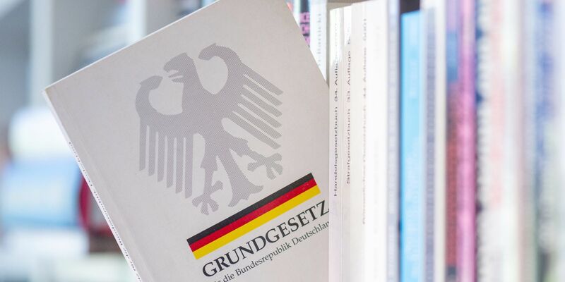 Das Jahr des Grundgesetz-Jubiläums dürfte ein entscheidendes werden in der Geschichte der bundesdeutschen Demokratie. - Foto: Hendrik Schmidt/dpa