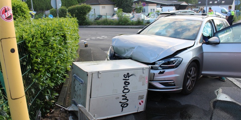 POL-RBK: Bergisch Gladbach - Alkoholisierter VW-Fahrer rammt Audi - Zwei Personen leicht verletzt - Foto: presseportal.de