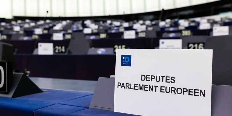 Zu der ID-Fraktion im EU-Parlament gehören neben der italienischen Lega unter anderem auch die französische Partei RN von Marine Le Pen. - Foto: Philipp von Ditfurth/dpa