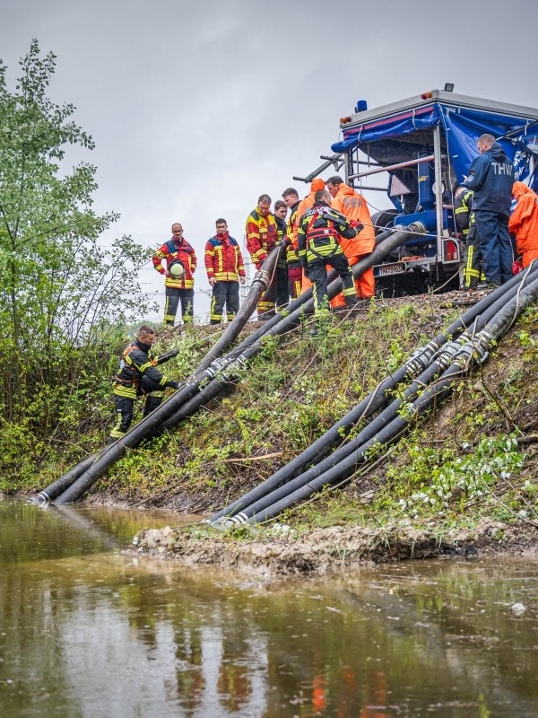 Thw Hb Nds Hochwasser In Rheinland Pfalz Thw Kräfte Aus Bremen Und