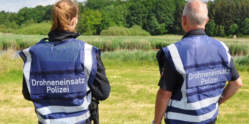 POL-ROW: ++ Vermisstenfall Arian - Polizei sucht erneut die Oste mit Drohnen ab ++ - Foto: presseportal.de