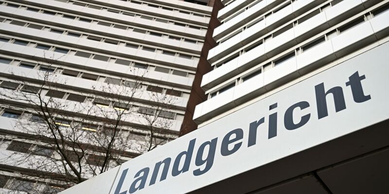 Ein ehemaliger Rocker der «Hells Angels» wurde am Landgericht Köln zu lebenslanger Haft verurteilt. - Foto: Federico Gambarini/dpa/Symbolbild