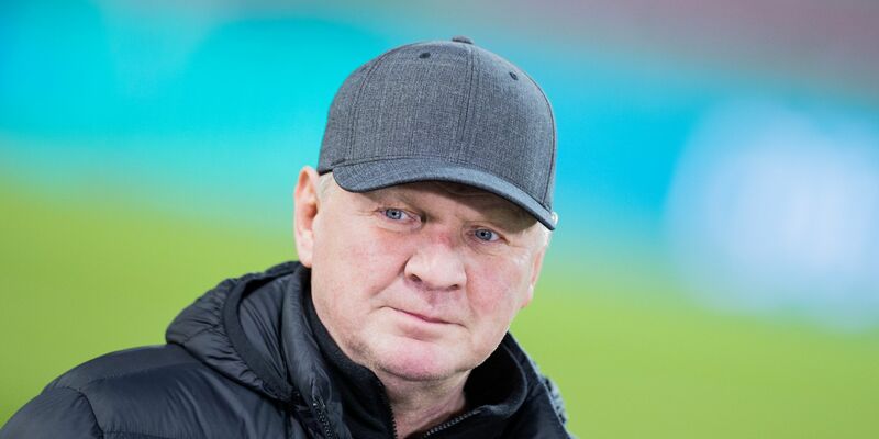 Kompany steht noch beim FC Burnley unter Vertrag, mit dem er abgestiegen ist - Effenberg sieht dies nicht als Makel. - Foto: Rolf Vennenbernd/dpa