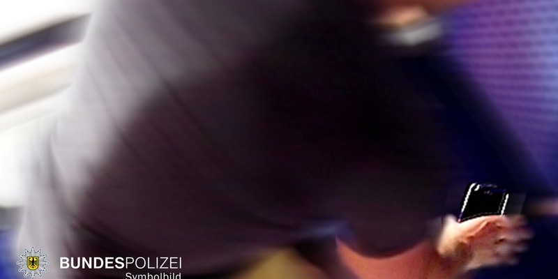 Bundespolizeidirektion München: Erfolgreiche Ermittlungsarbeit / 17-Jähriger nach Diebstahl in ICE festgenommen - Foto: presseportal.de