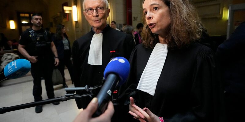 Nach viertägiger Anhörung wurden Ali Mamluk, Dschamil Hassan und Abdel Salam Mahmud verurteilt. - Foto: Michel Euler/AP/dpa