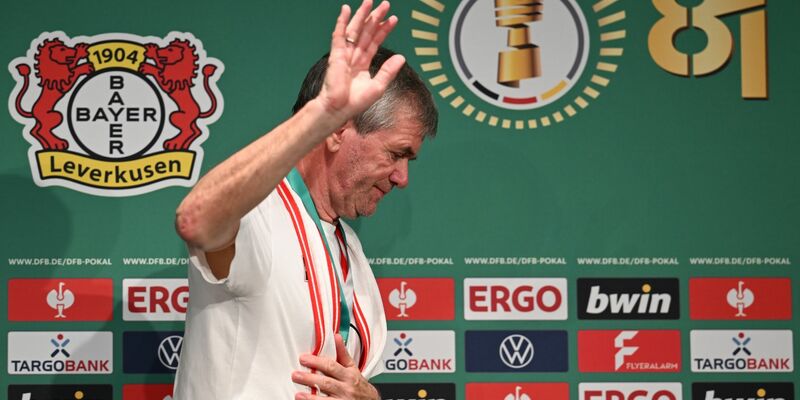 Coach Friedhelm Funkel hört beim 1. FC Kaiserslautern auf. Seine Trainerkarriere hat der 70-Jährige aber noch nicht offiziell beendet. - Foto: Soeren Stache/dpa