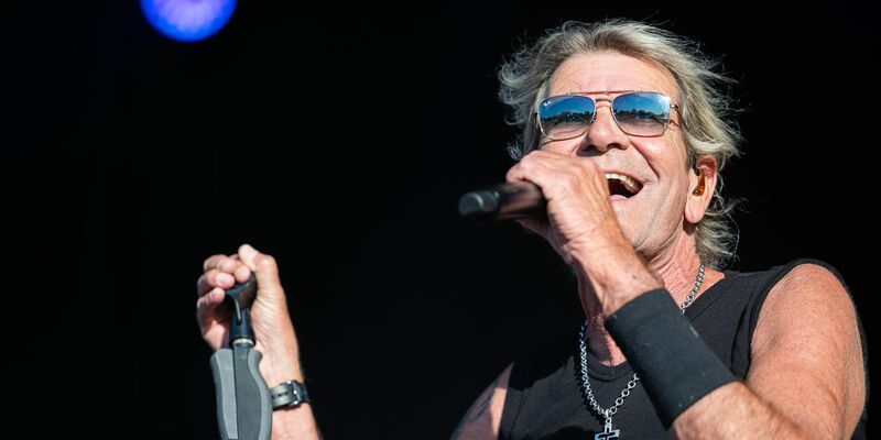 Der Sänger Matthias Reim während eines Auftritts. - Foto: Michael Matthey/dpa