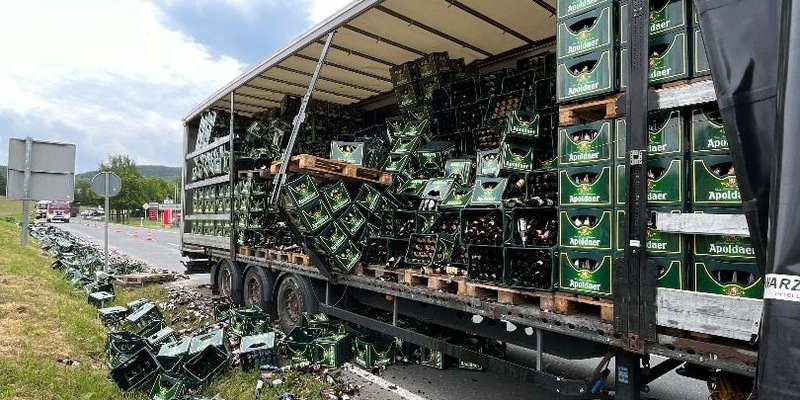 LPI-SLF: Zum Glück leer und nicht im Gegenverkehr gelandet... - Foto: presseportal.de