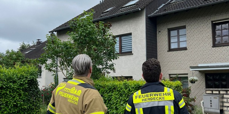 FW-EN: Hauskatze vom Dach gerettet - Viele Aktivitäten für die Feuerwehr Herdecke - Foto: presseportal.de