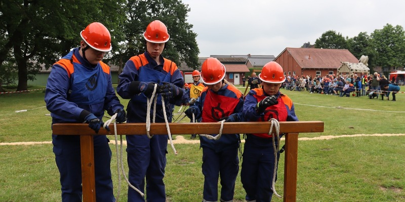 FFW Schiffdorf: Jugendfeuerwehren der Gemeinde im Leistungsvergleich beim Tag der Feuerwehr - Foto: presseportal.de