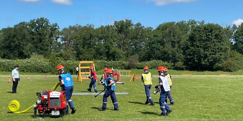 FW Lehrte: Regionswettbewerb der Jugendfeuerwehren - auch drei Mannschaften aus dem Stadtgebiet Lehrte dabei - Foto: presseportal.de