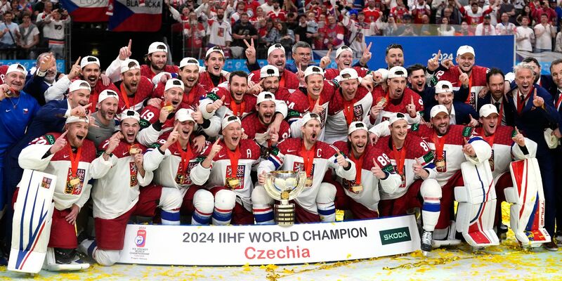 Der WM-Titel der Tschechen sorgte für eine späte Party in Prag. - Foto: Petr David Josek/AP/dpa