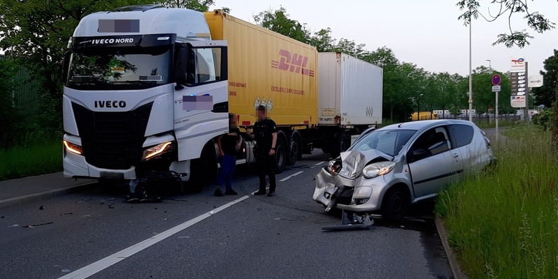 POL-KI: 240527.1 Kiel: Schwerverletzter nach Verkehrsunfall - Foto: presseportal.de