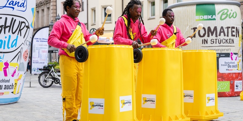 Duale Systeme starten größte bundesweite Aktion für richtige Abfalltrennung / Deutschland trennt. Du auch?: Kommunen, Handel und Entsorger engagieren sich mit den dualen Systemen für mehr Recycling - Foto: presseportal.de