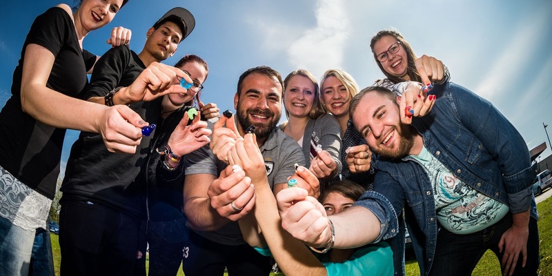 Zur Fußball-EM mit Gehörschutz für Groß und Klein: Damit aus lautstarkem Fan-Support kein ohrenbetäubender Lärm wird - Foto: presseportal.de
