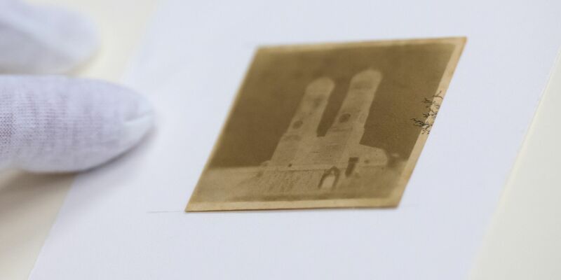 Das vier mal vier Zentimeter große Foto des Mineralogen Franz von Kobell stammt aus dem Jahr 1837. - Foto: Sven Hoppe/dpa