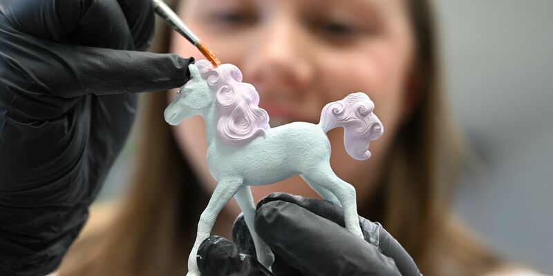 Schleich verlegt nach fast 90 Jahren seinen Hauptsitz nach München. - Foto: Bernd Weißbrod/dpa