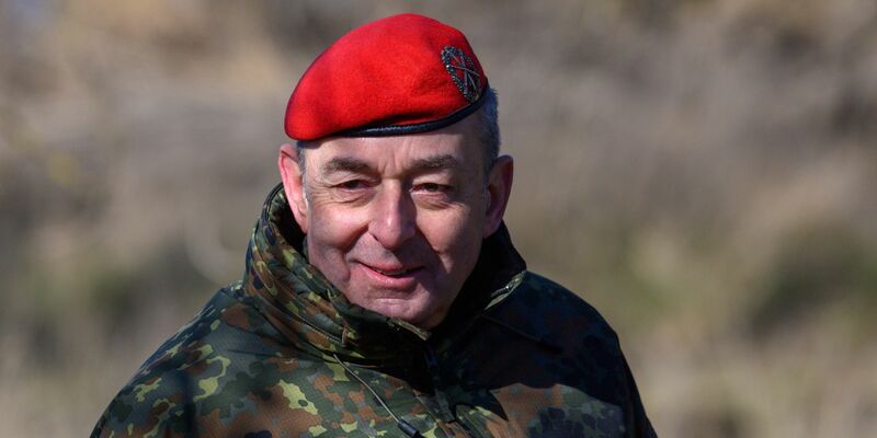 Das Bundeswehr-Manöver Quadriga sende auch ein Signal an die Deutschen, so Generalinspekteur Carsten Breuer: «Auf uns ist Verlass.» - Foto: Klaus-Dietmar Gabbert/dpa