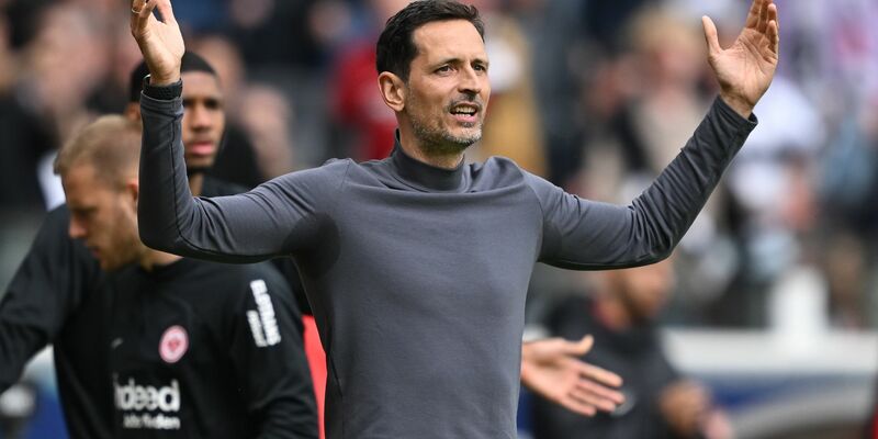 Dino Toppmöller bleibt der Trainer der Frankfurter Eintracht. - Foto: Arne Dedert/dpa