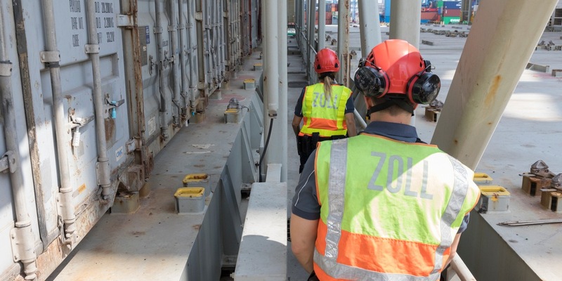 HZA-HH: Hamburger Zoll stellt eine Tonne Kokain sicher // Erfolgreiche Risikoanalyse führt zu weiterem Aufgriff - Foto: presseportal.de