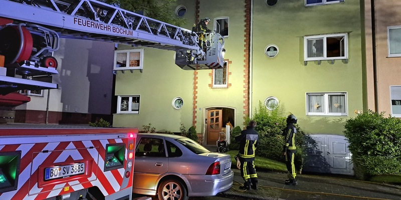 FW-BO: Feuerwehr rettet eine Person aus verrauchter Wohnung - Foto: presseportal.de