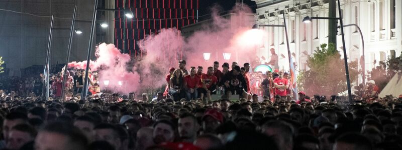 In Piräus feierten die Fans ihre Mannschaft. - Foto: Michael Varaklas/AP